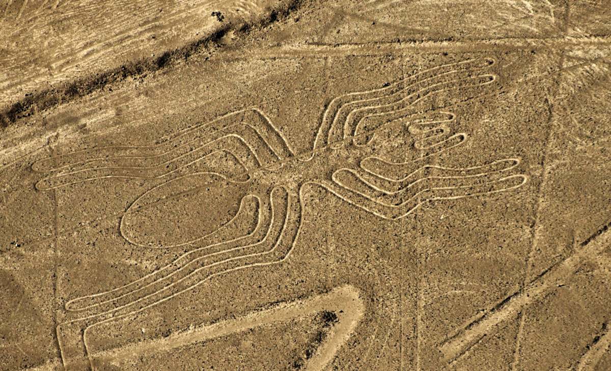 Nazca Çizgileri
