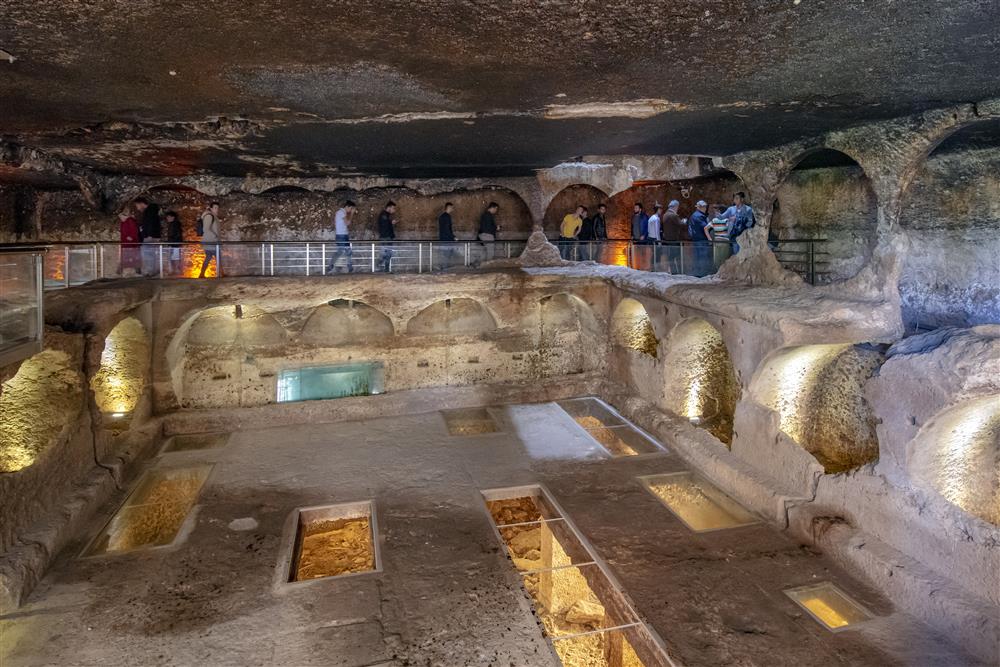 Dara Antik Kentteki 1500 Yıllık Toplu Mezarlık